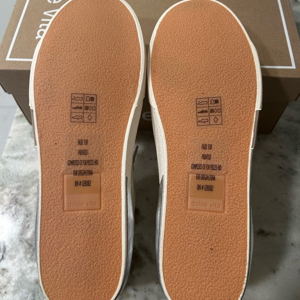 Dolce Vita Zina Plush Fashion Sneaker - Size 9.5  NWT - Picture 4 of 10